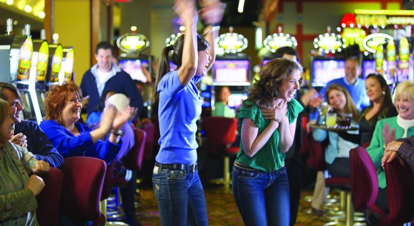 Saratoga Casino Hotel 사라토가 스프링스 외부 사진