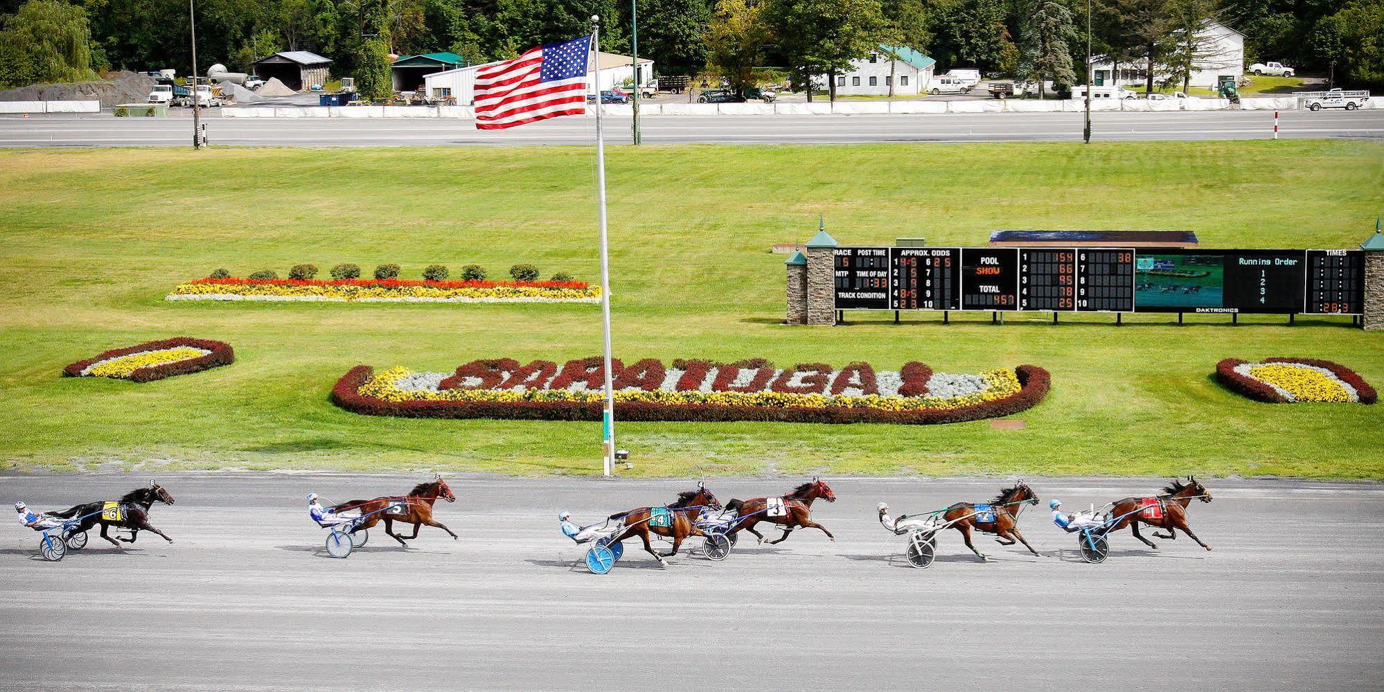 Saratoga Casino Hotel 사라토가 스프링스 외부 사진